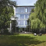 2 Zimmer Apartment Mit Parkplatz